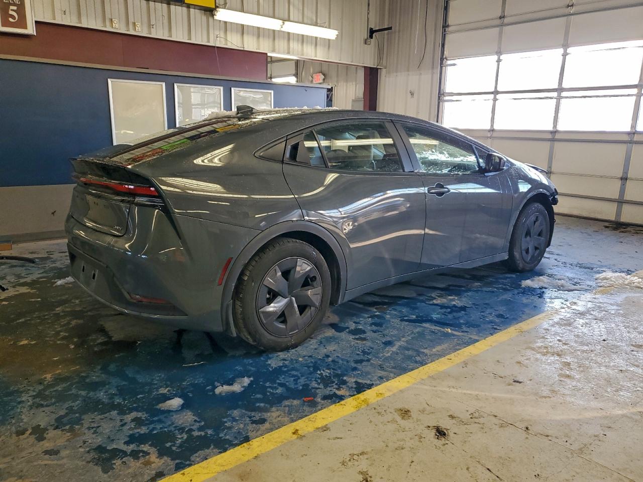 Toyota Prius Le Image 2