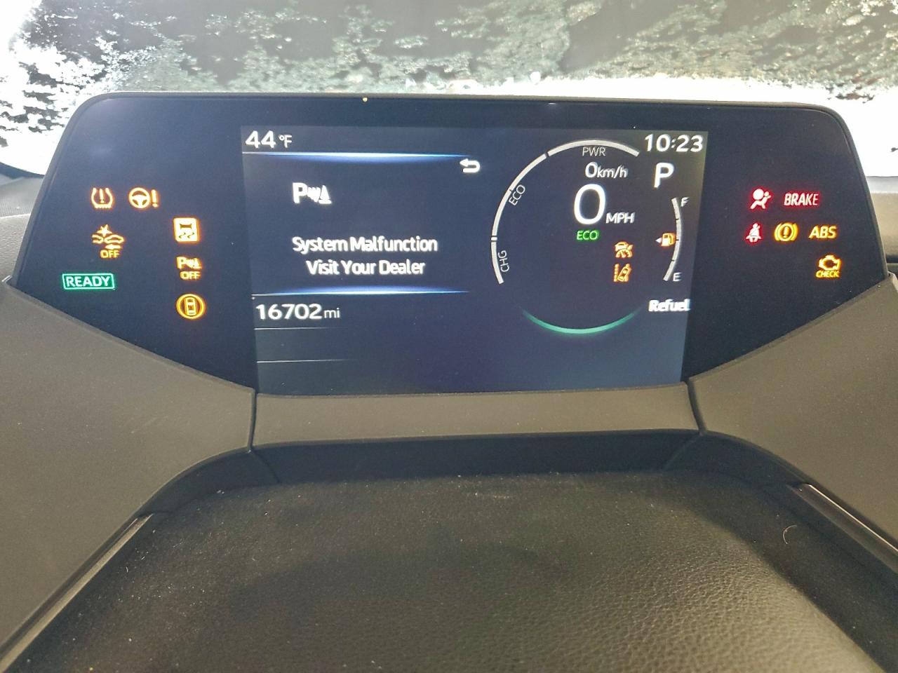 Toyota Prius Le Image 4