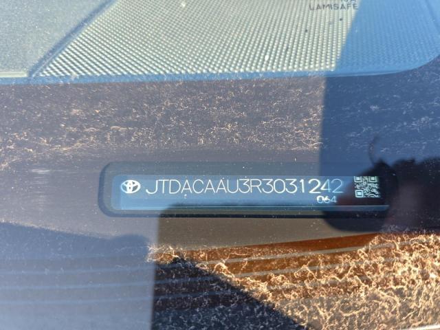 Toyota Prius Le Image 11