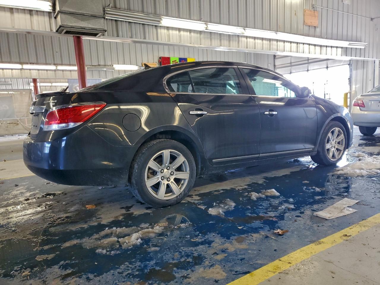 Buick LaCrosse Cxl Image 2