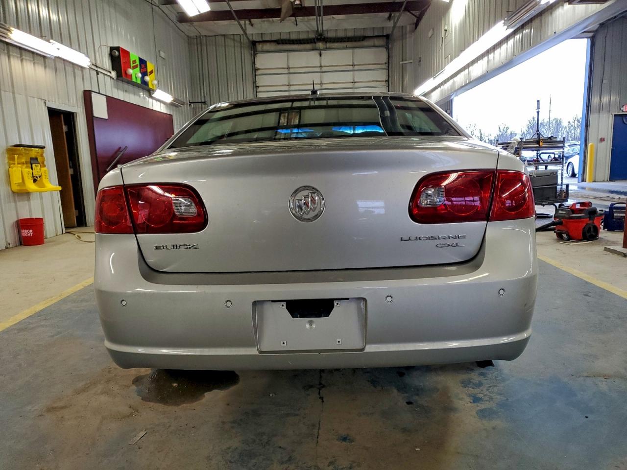 Buick Lucerne Cxl Image 9