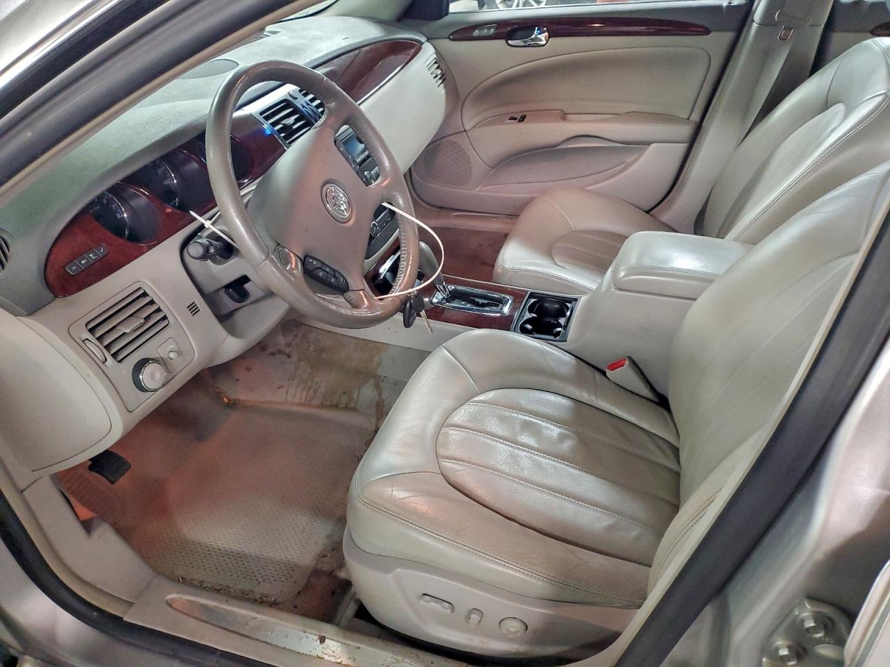 Buick Lucerne Cxl Image 2