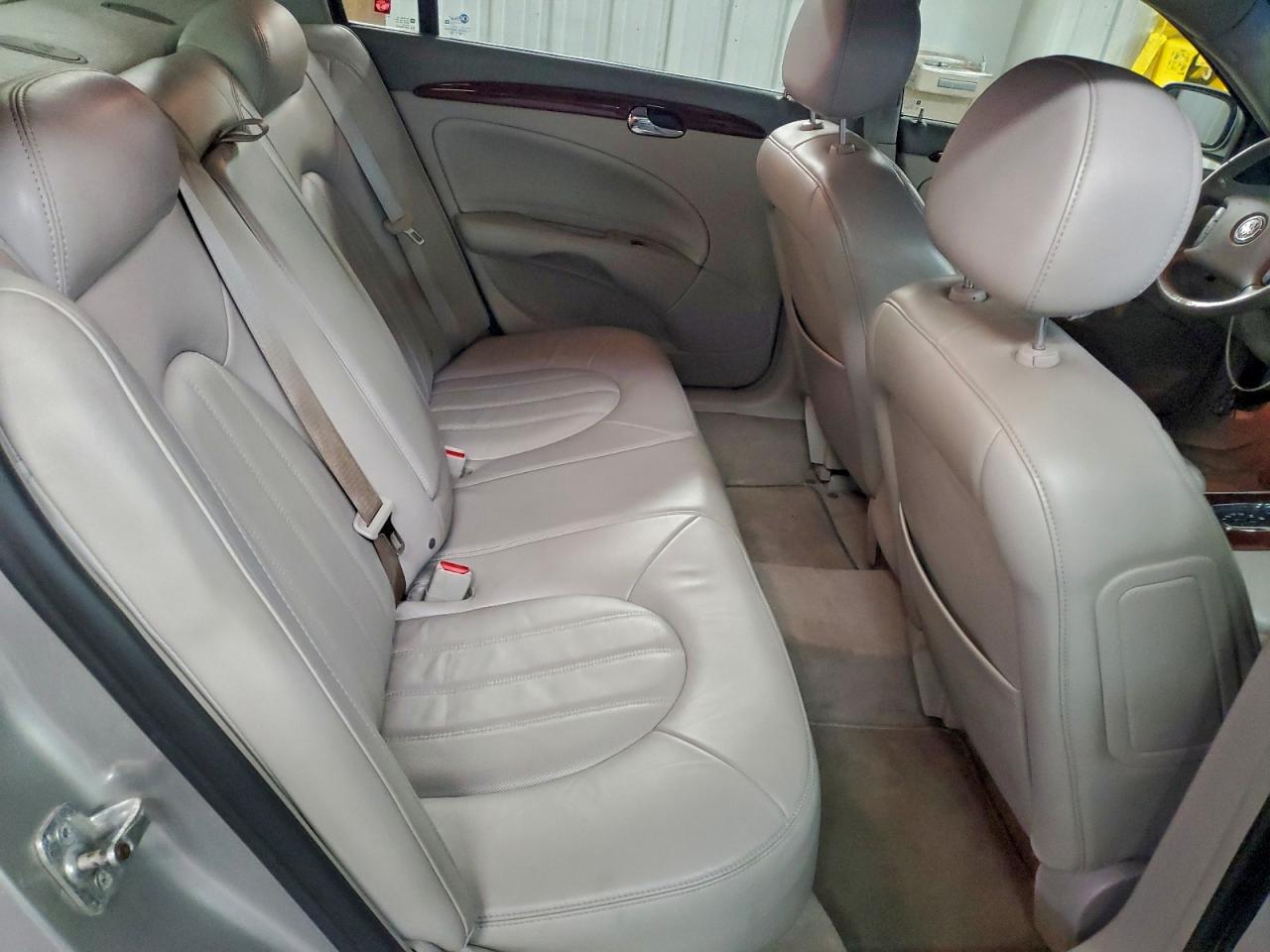 Buick Lucerne Cxl Image 4