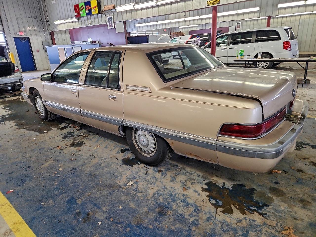 Buick Roadmaster Image 4