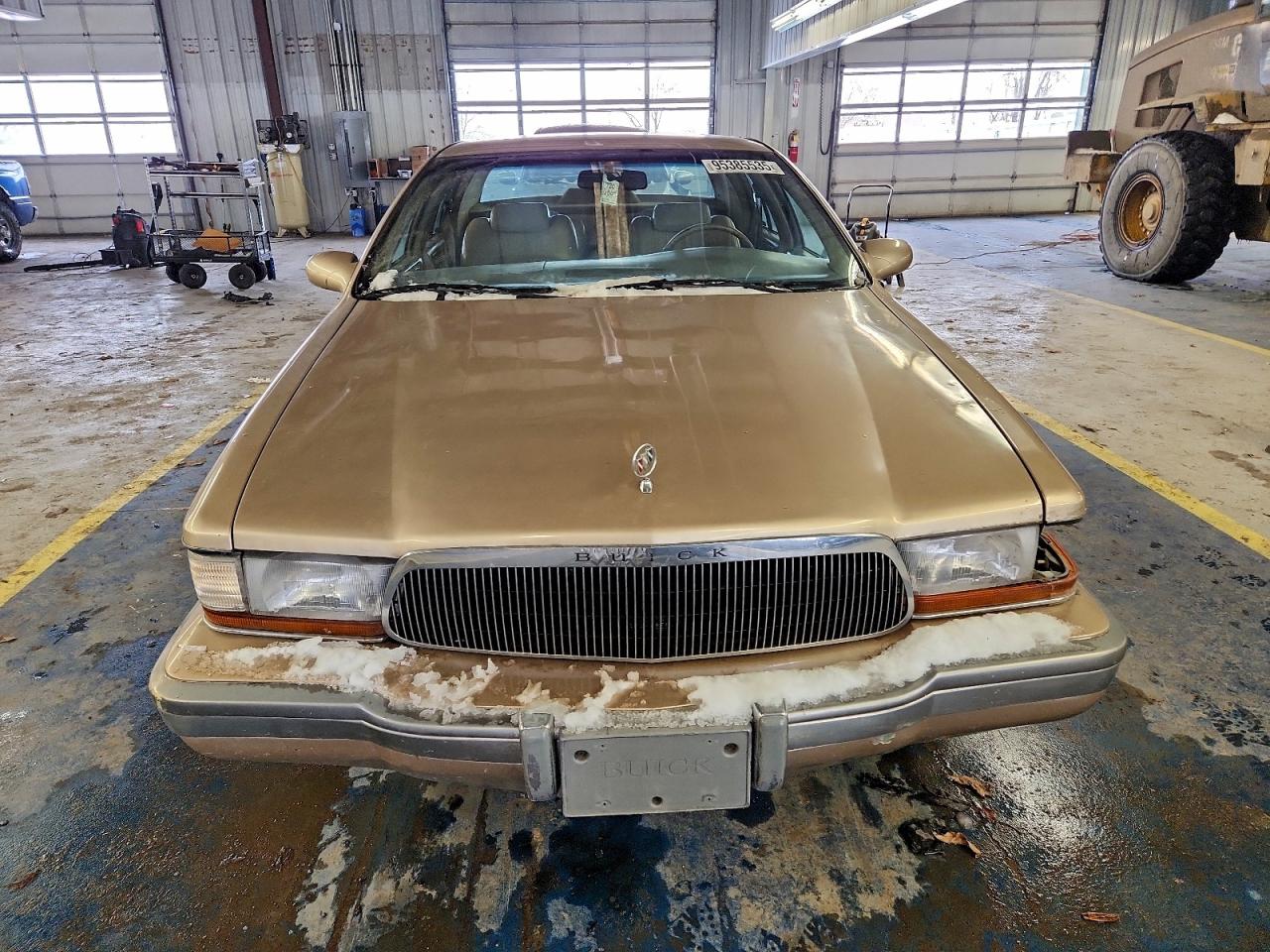 Buick Roadmaster Image 6