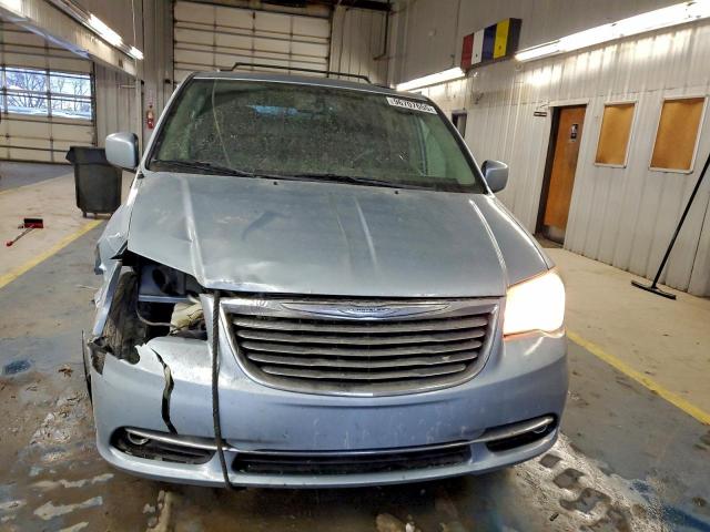 Chrysler Minivan Touring Image 4