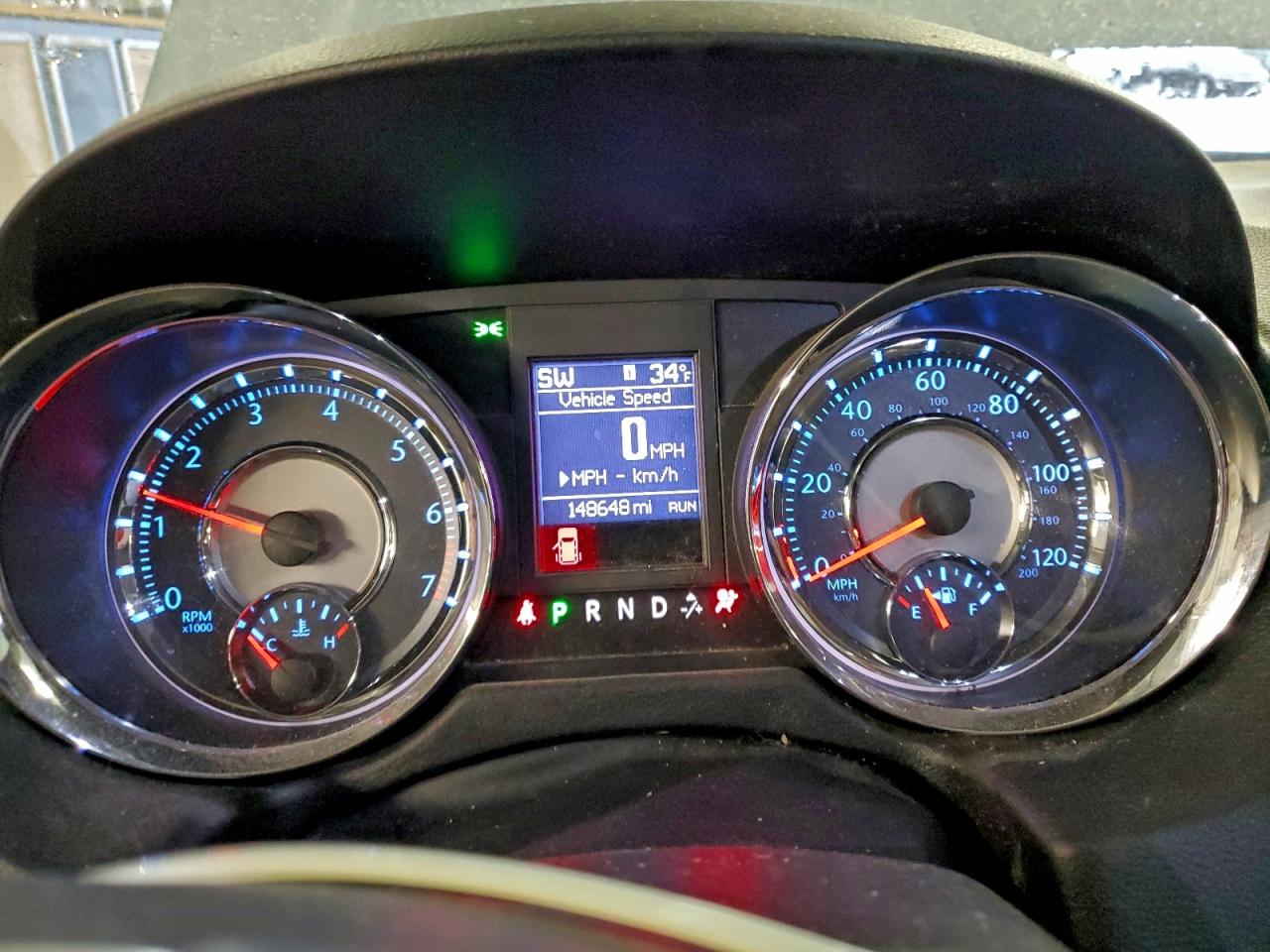 Chrysler Minivan Touring Image 2