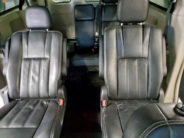 Chrysler Minivan Touring Image 9