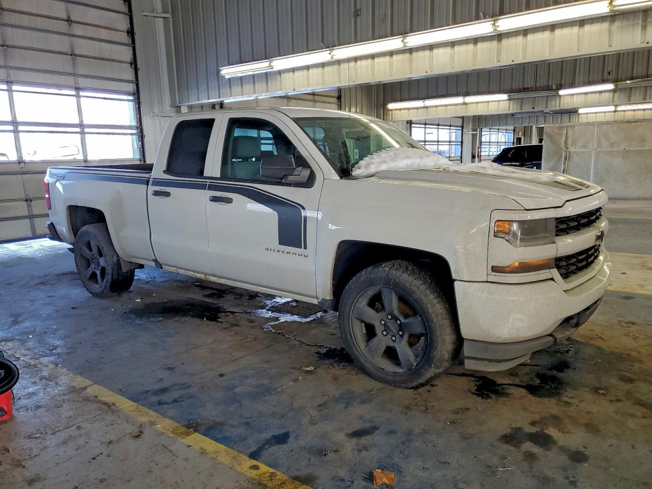Chevrolet Silverado K1500 Custom Image 12