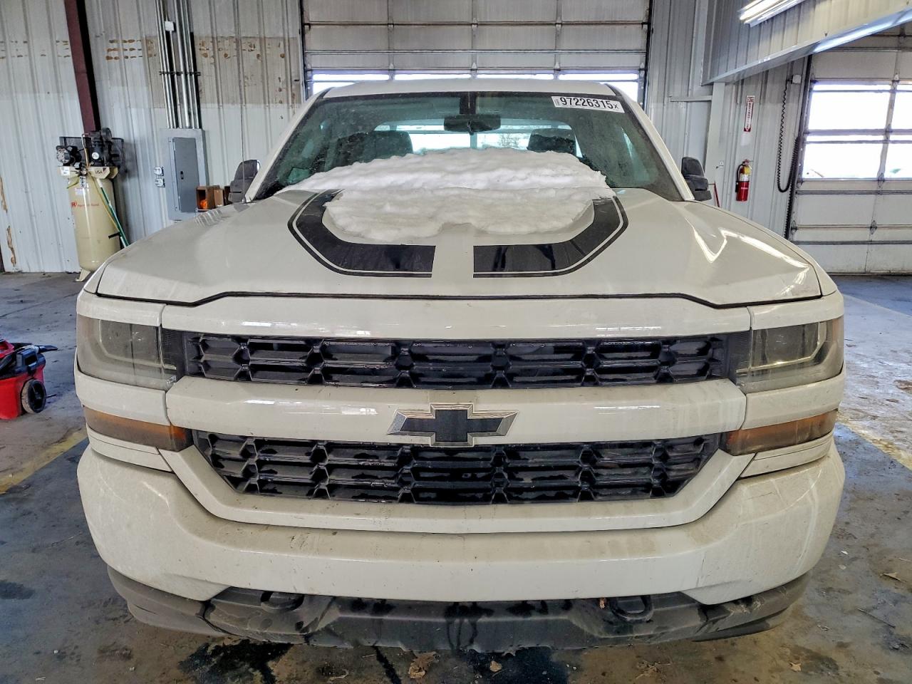 Chevrolet Silverado K1500 Custom Image 2