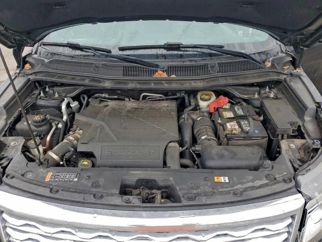 Ford Explorer Platinum Image 11