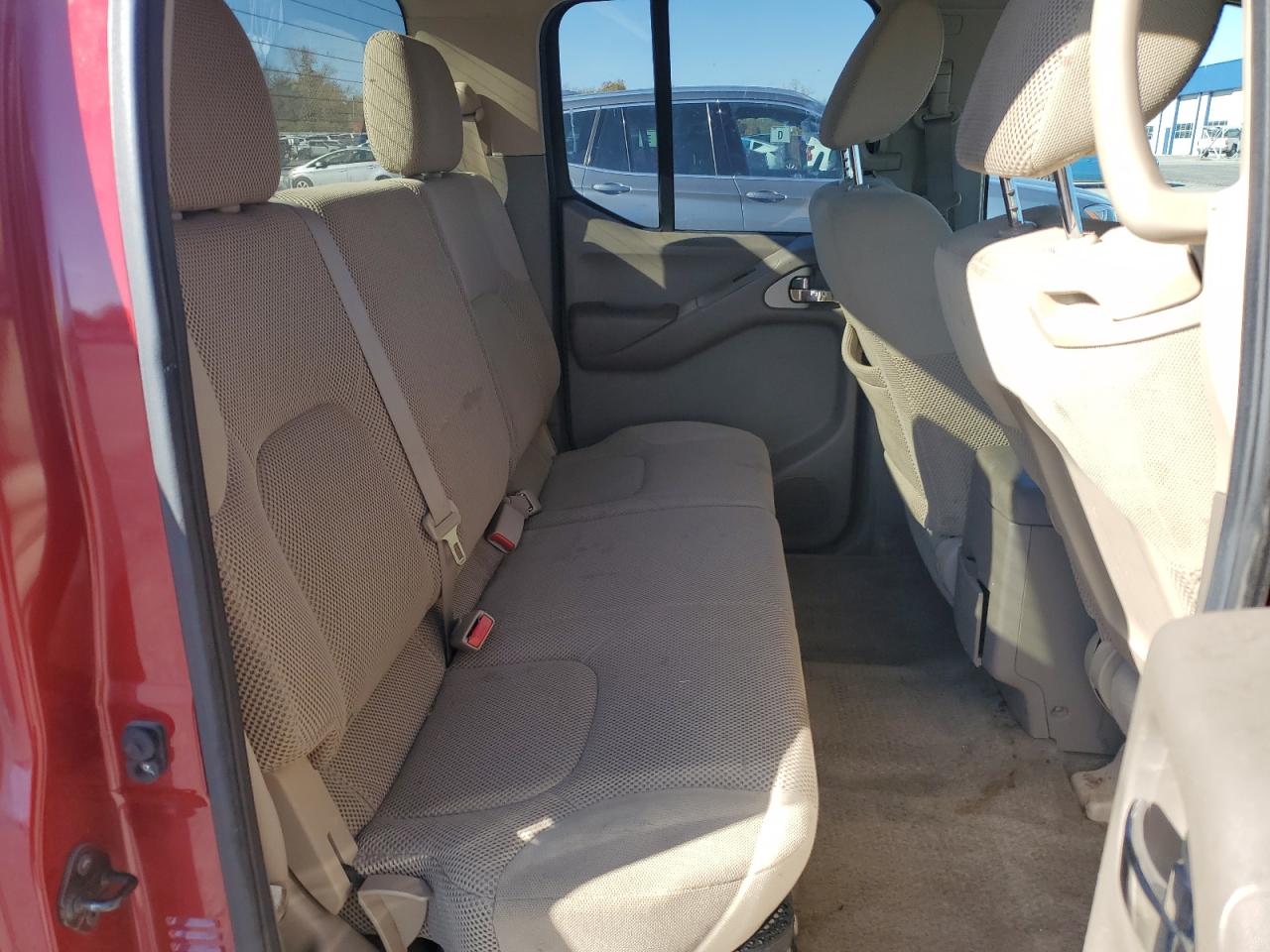 Nissan Frontier Crew Cab Se Image 10