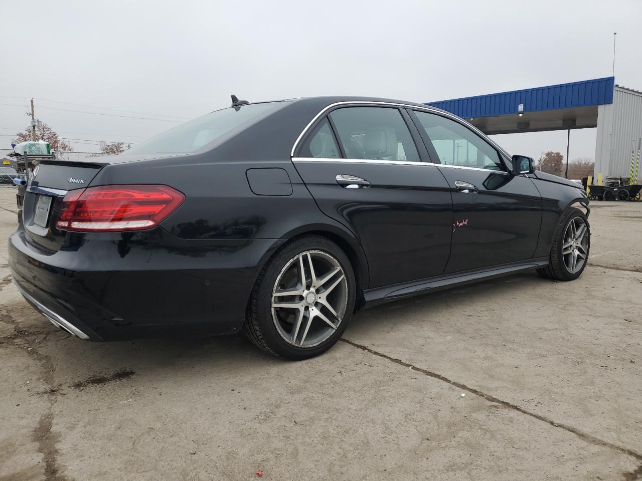 Mercedes-Benz E-Class 400 4matic Image 2