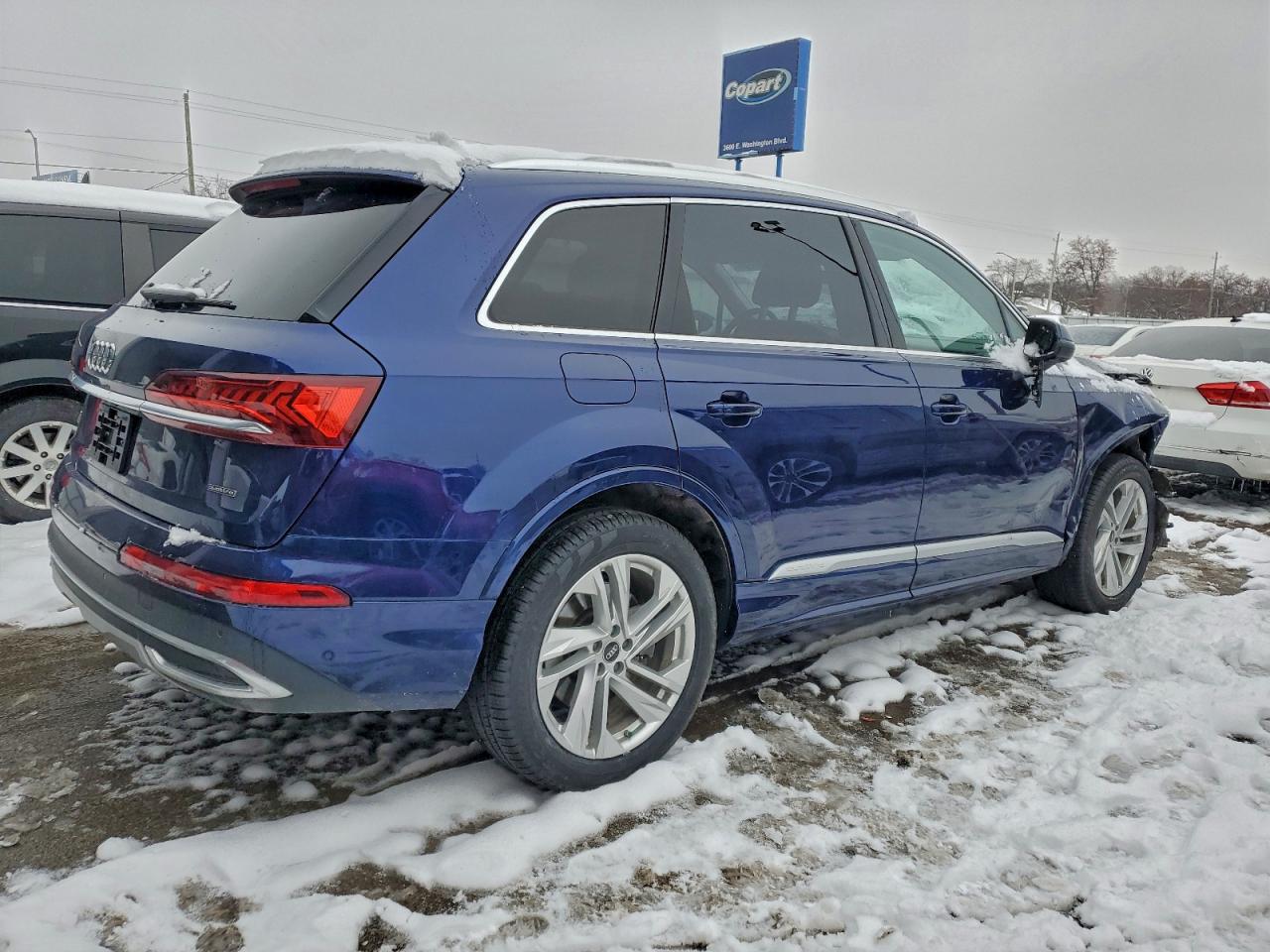 Audi Q7 Premium Plus Image 2