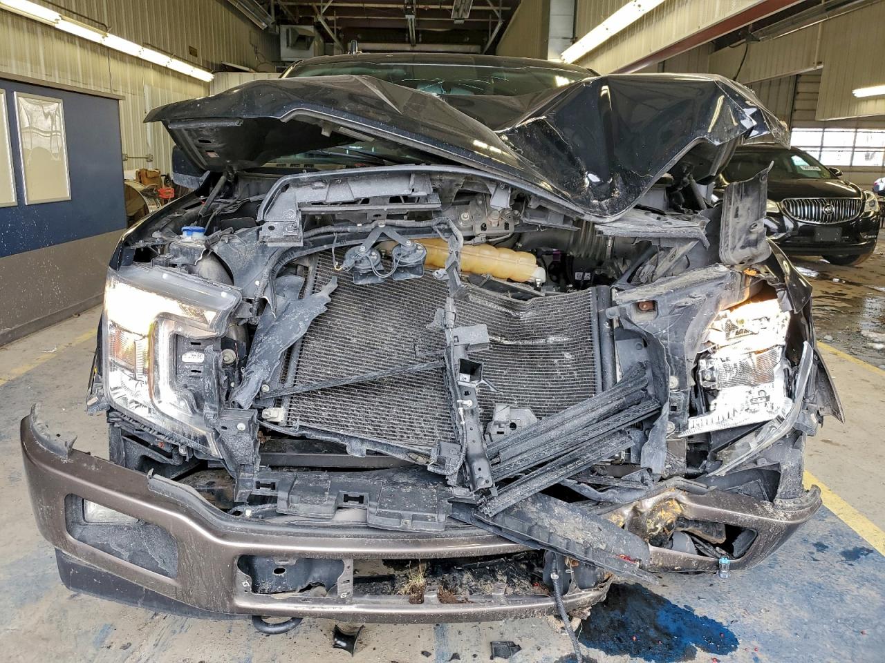 Ford F-150 Supercrew Image 7