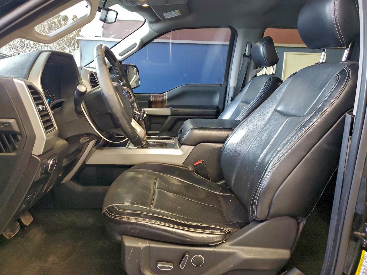 Ford F-150 Supercrew Image 6