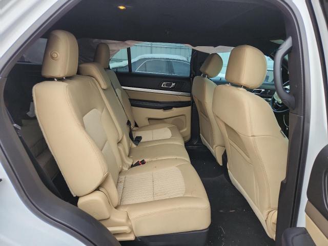 Ford Explorer Image 9