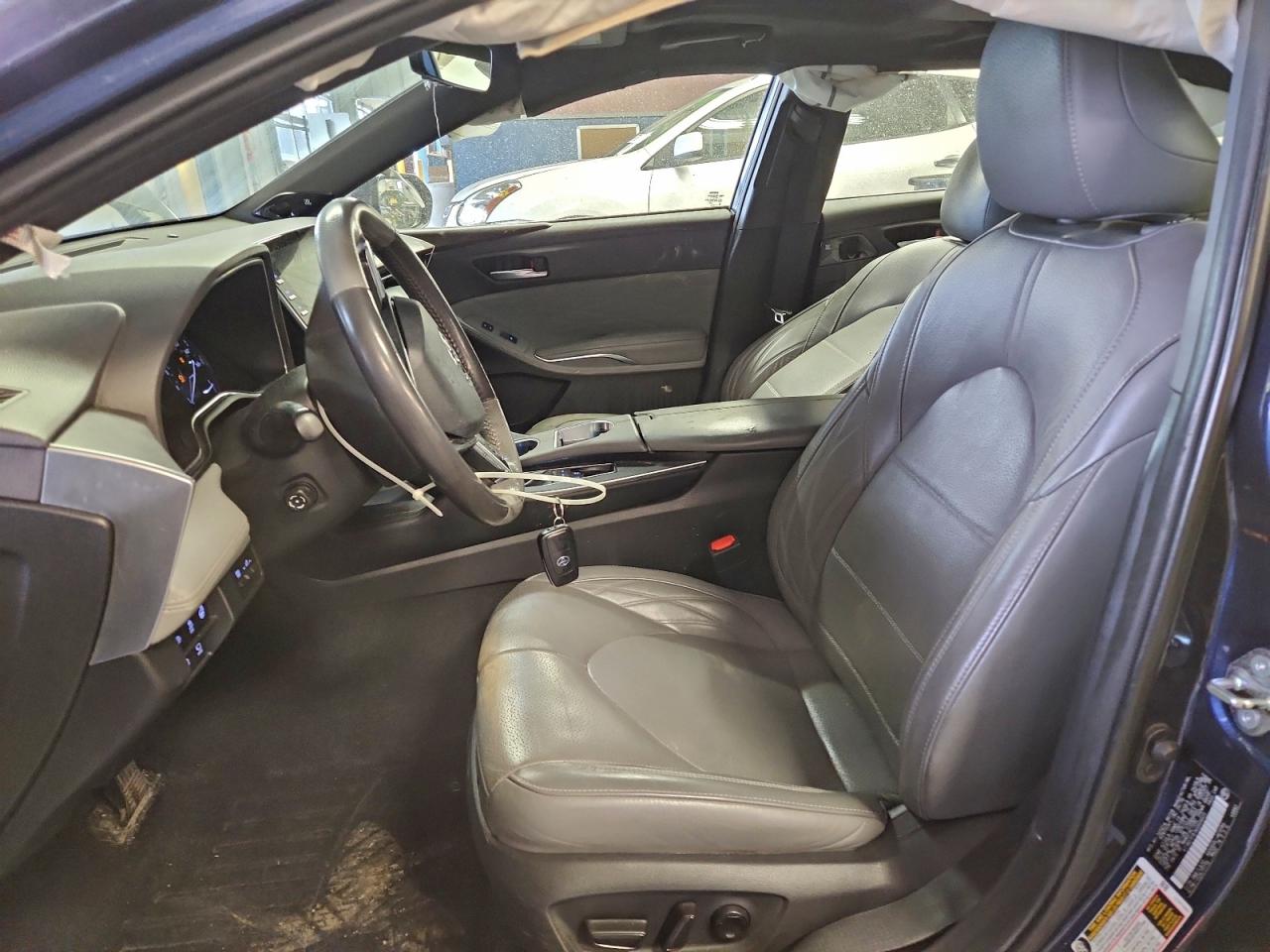 Toyota Avalon Xle Image 8