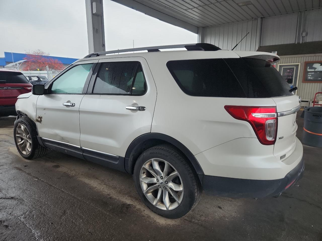 Ford Explorer Xlt Image 12
