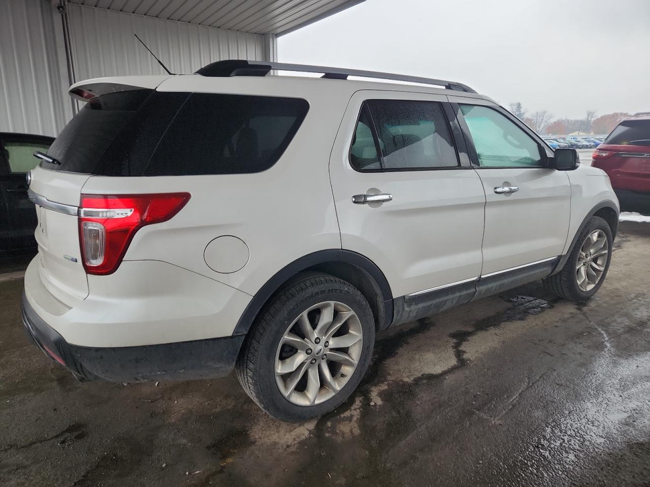 Ford Explorer Xlt Image 2