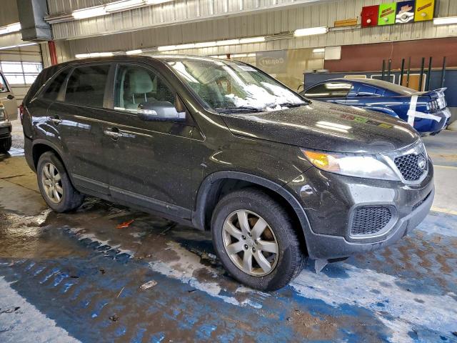 Kia Sorento Base Image 8