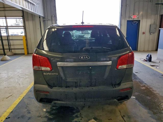 Kia Sorento Base Image 4