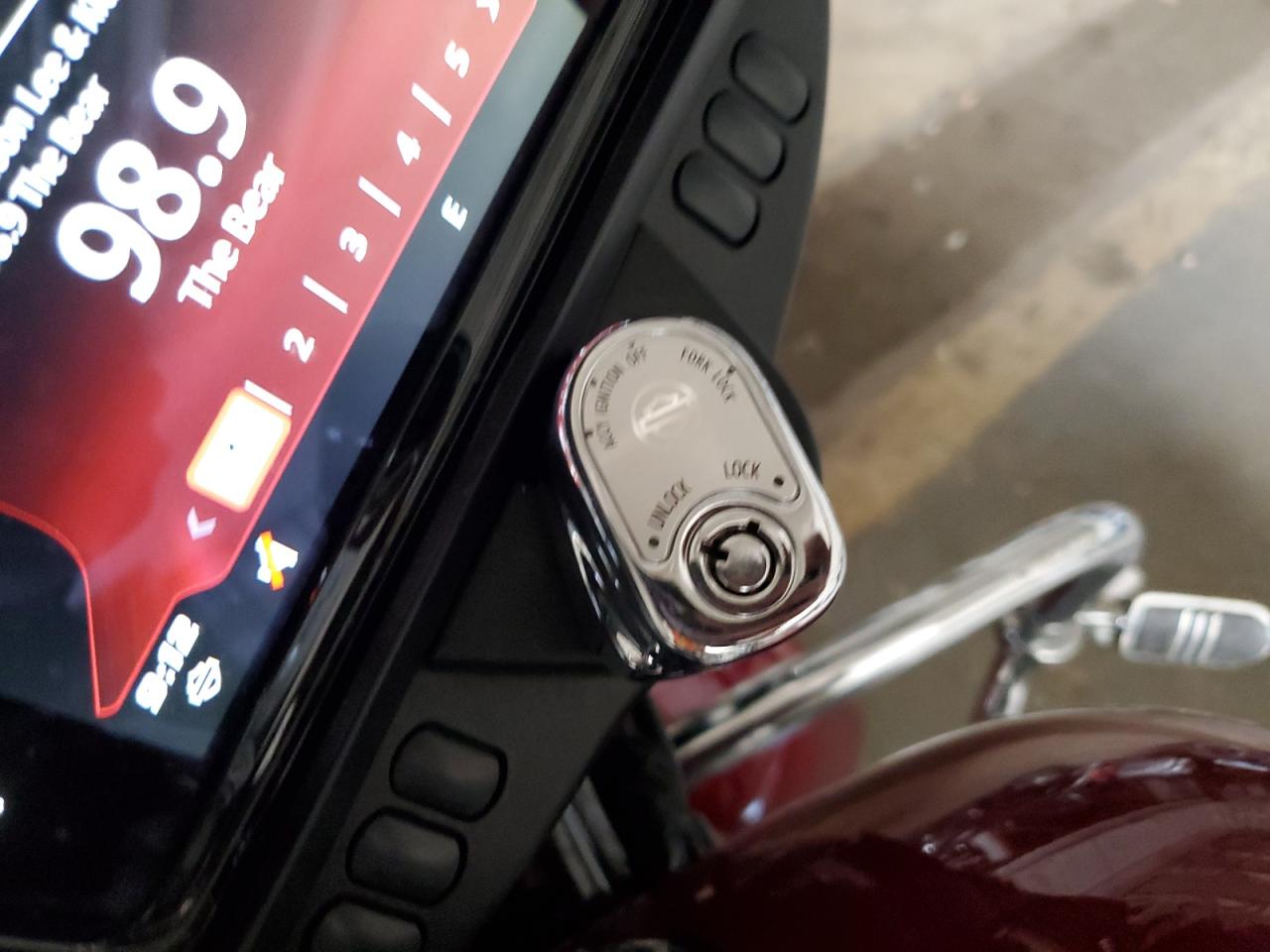 Harley-Davidson Fl Image 8