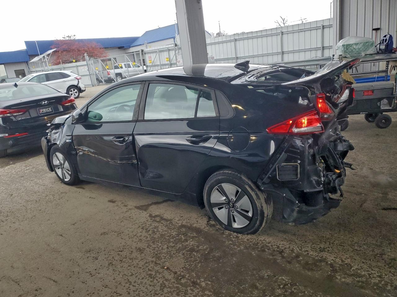 Hyundai Ioniq Blue Image 11