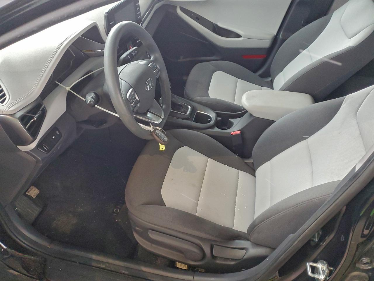 Hyundai Ioniq Blue Image 5