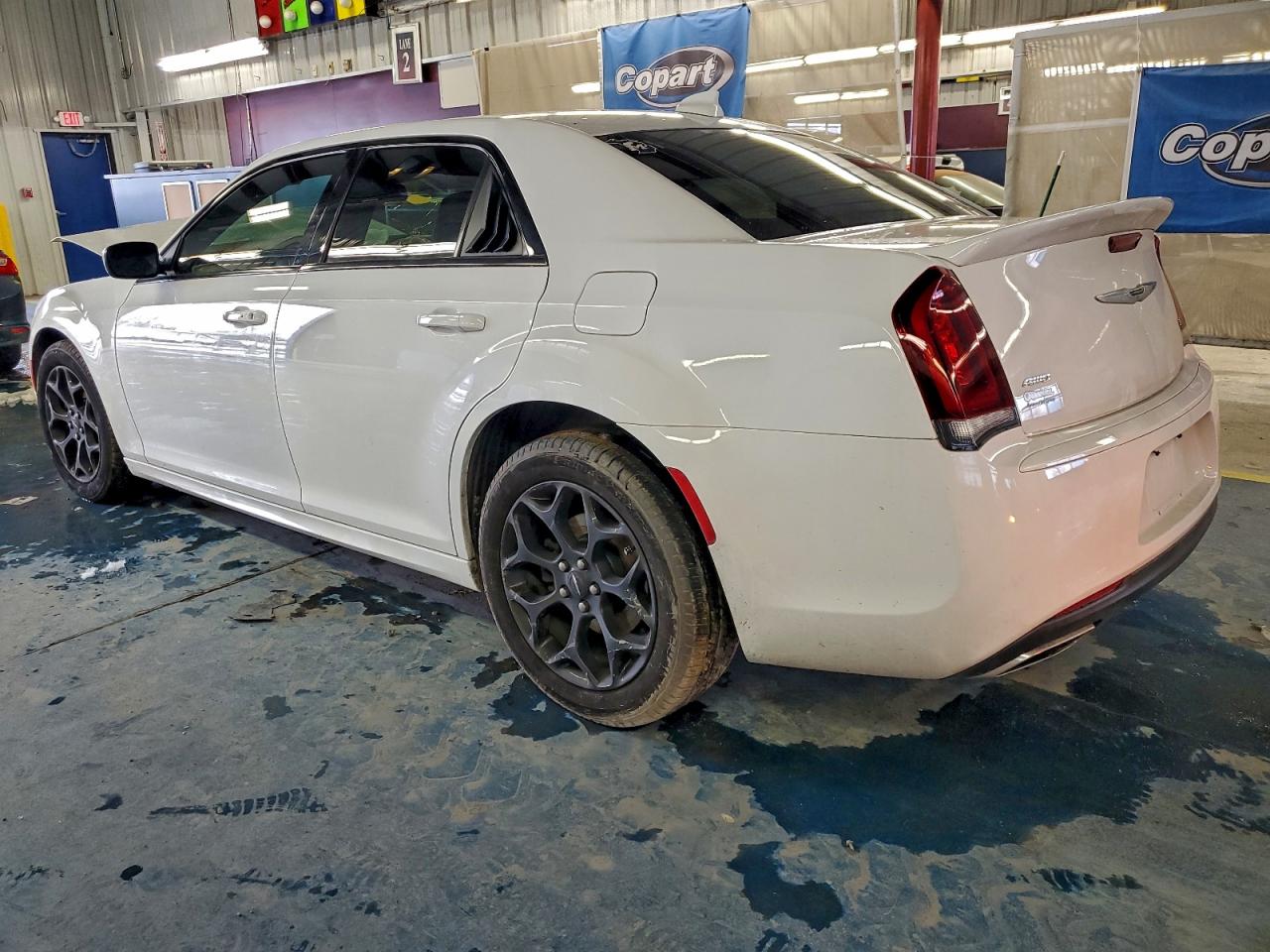 Chrysler 300 S Image 3