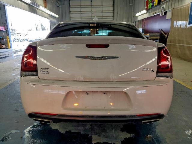 Chrysler 300 S Image 6