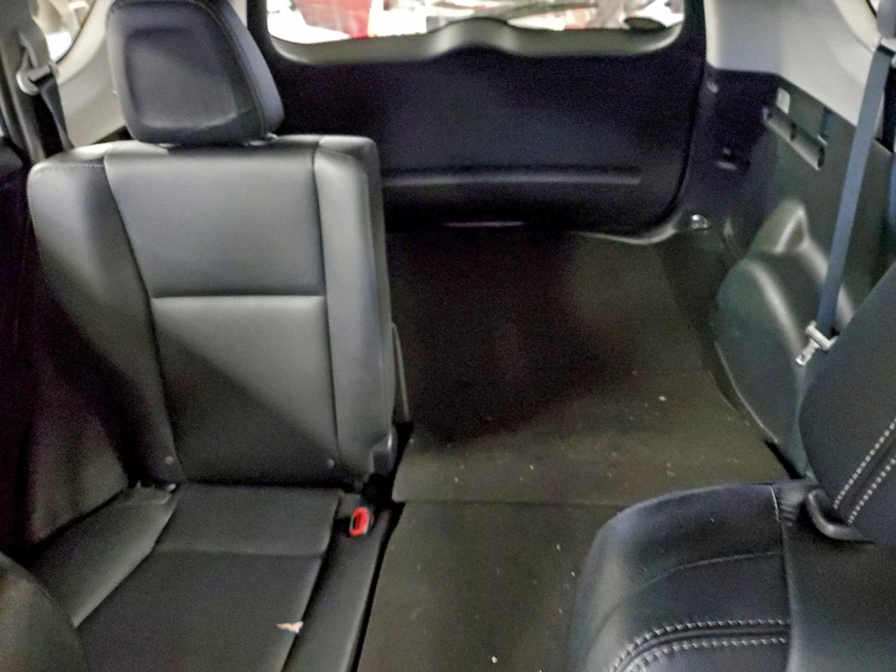 Toyota RAV4 Limited Image 12