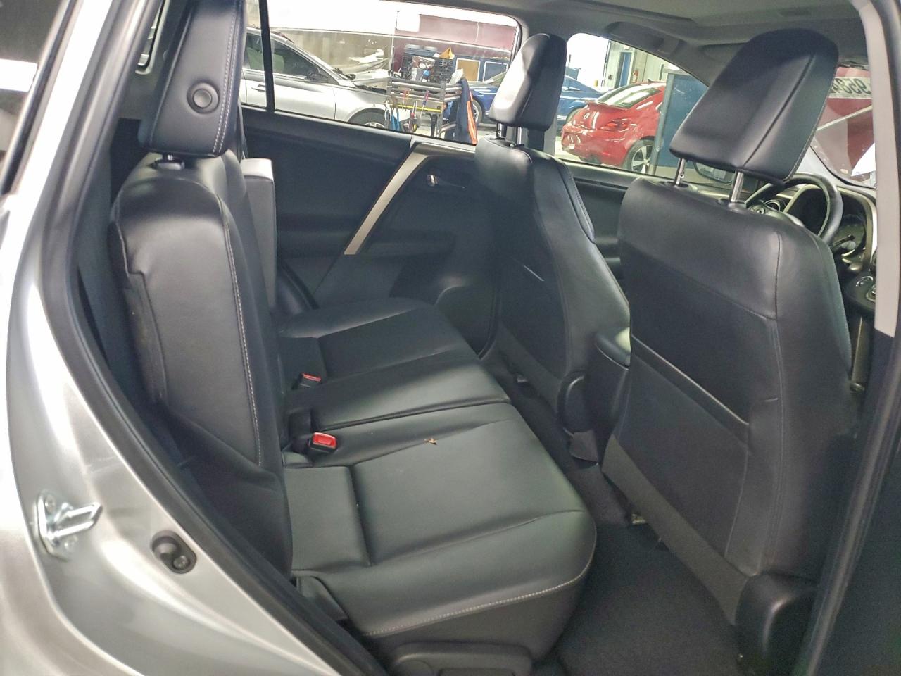 Toyota RAV4 Limited Image 5