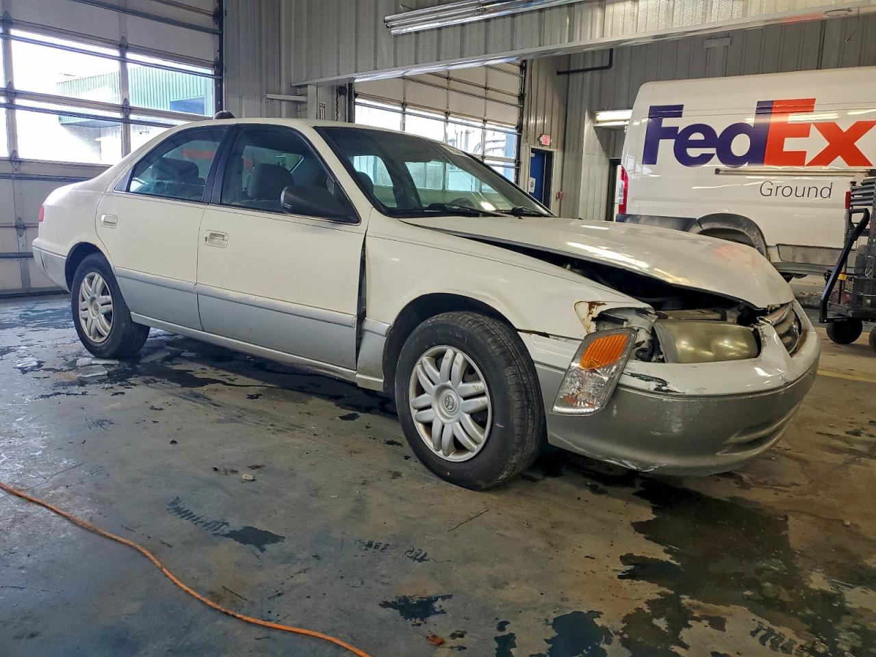 Toyota Camry Ce Image 8