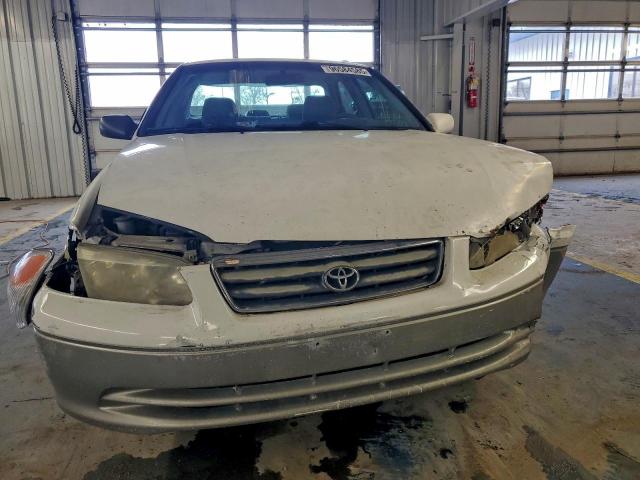 Toyota Camry Ce Image 4