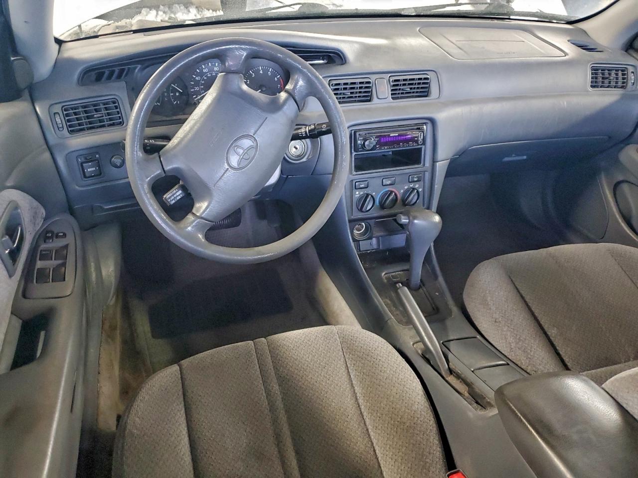 Toyota Camry Ce Image 11