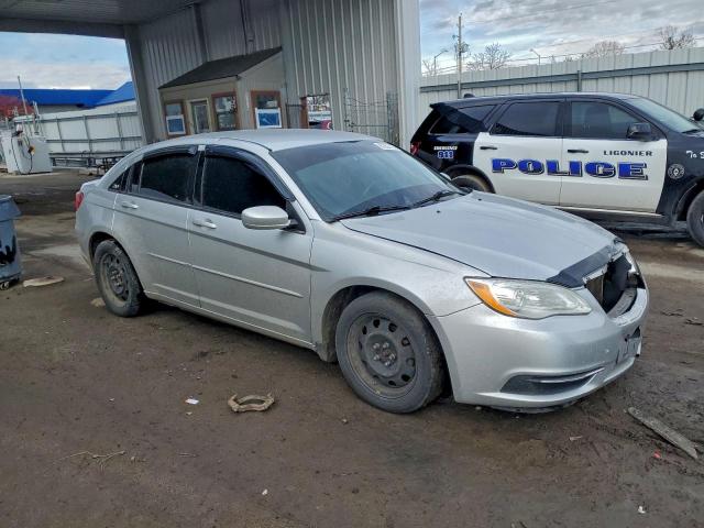 Chrysler 200 Lx Image 4