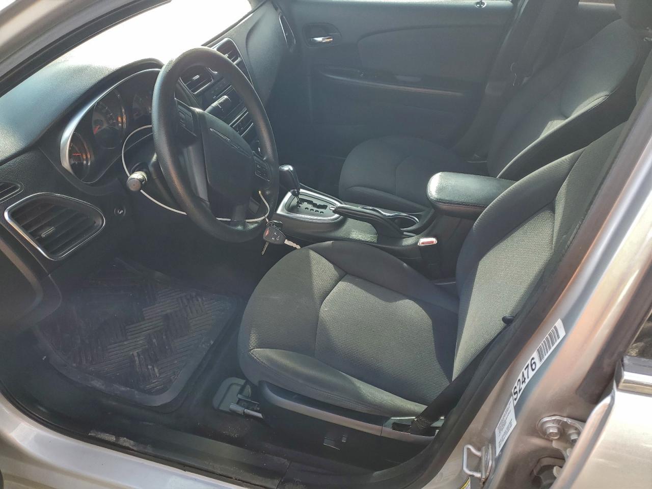 Chrysler 200 Lx Image 13