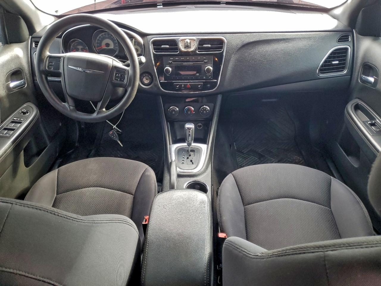 Chrysler 200 Lx Image 10