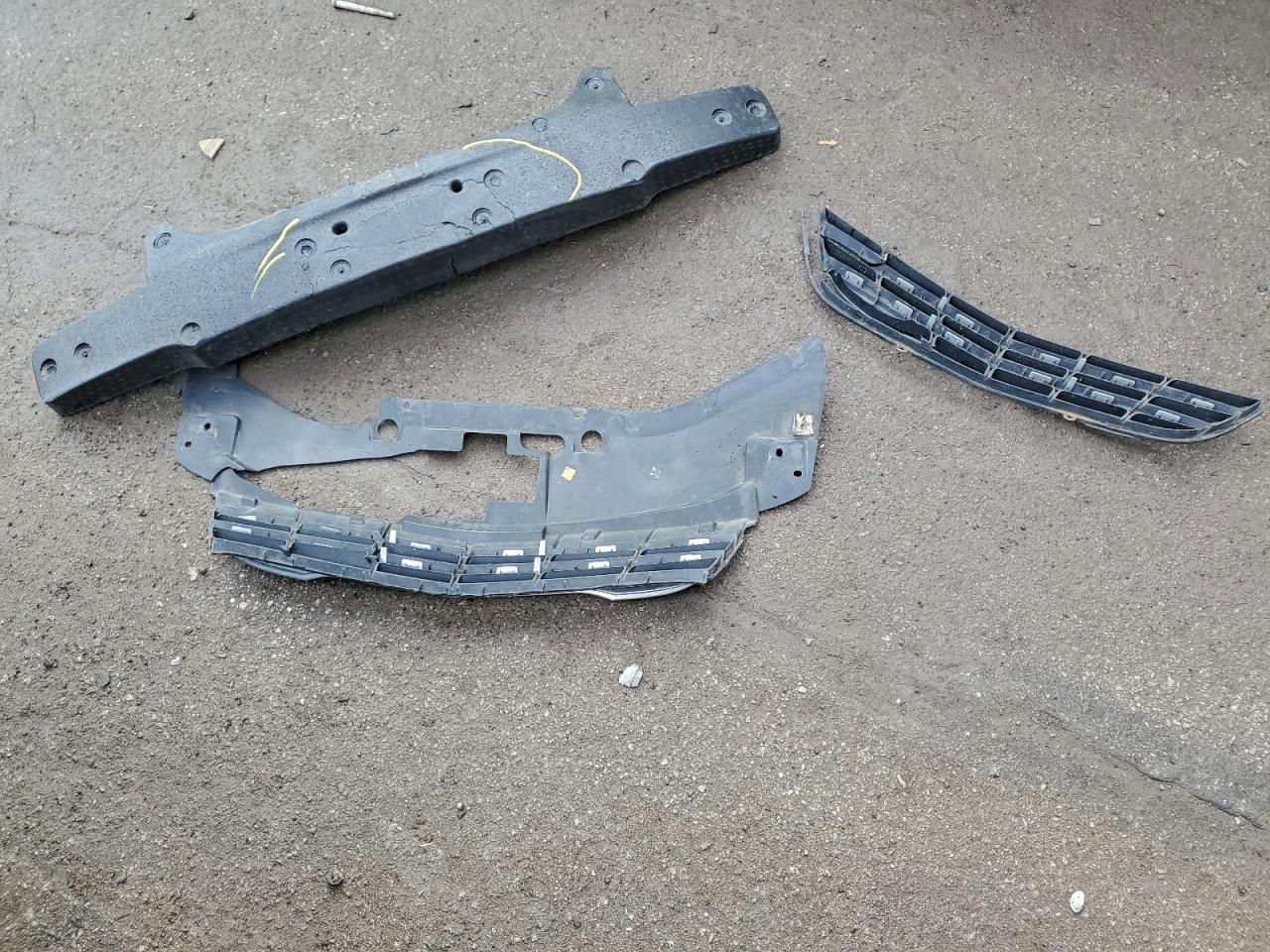 Chrysler 200 Lx Image 12