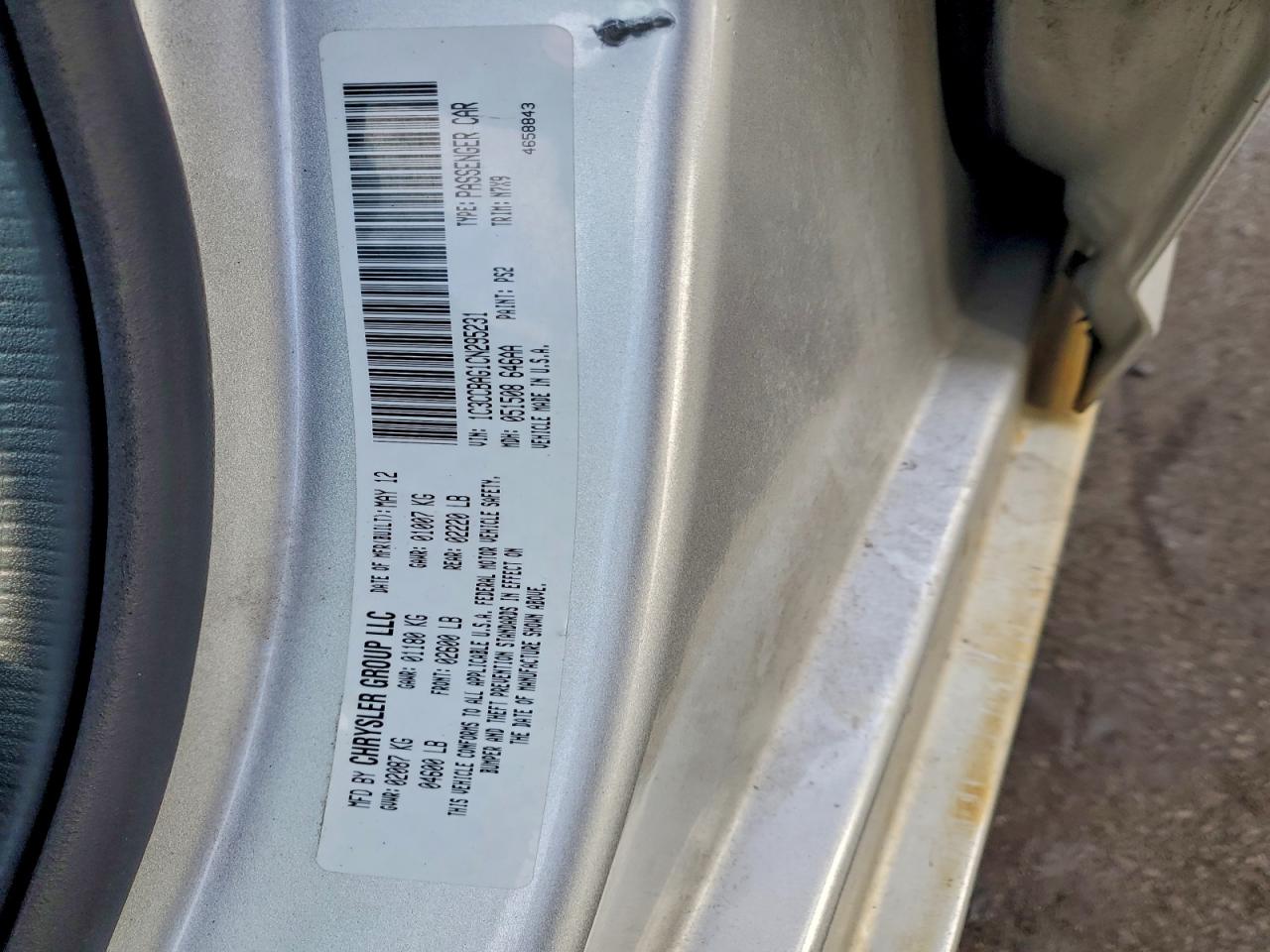 Chrysler 200 Lx Image 9