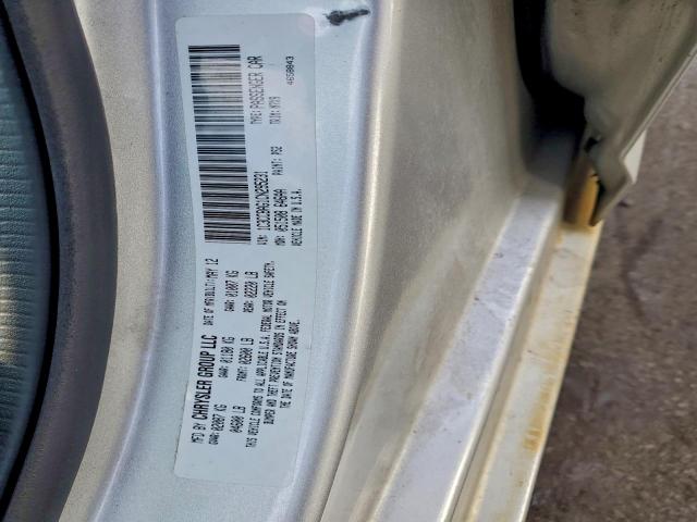 Chrysler 200 Lx Image 9