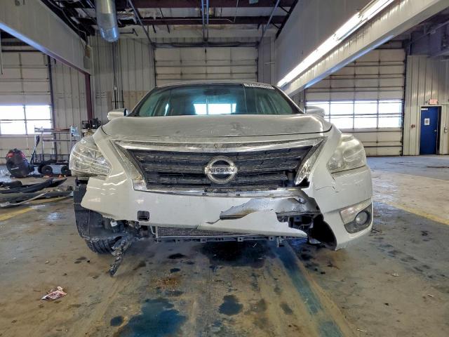 Nissan Altima 2.5 Image 11