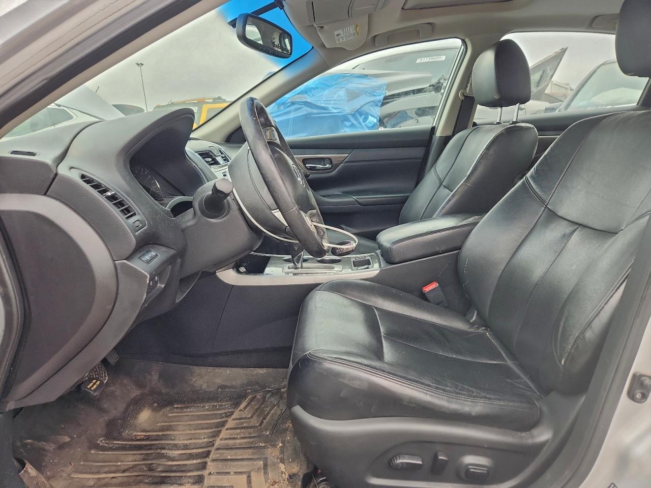 Nissan Altima 2.5 Image 3