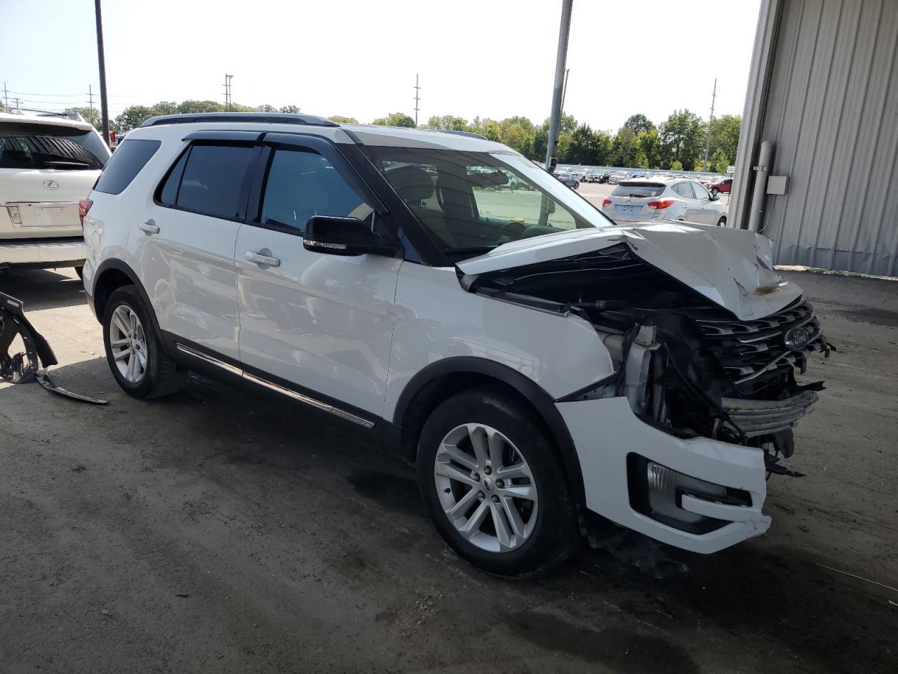 Ford Explorer Xlt Image 12