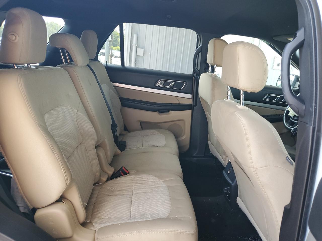 Ford Explorer Xlt Image 4