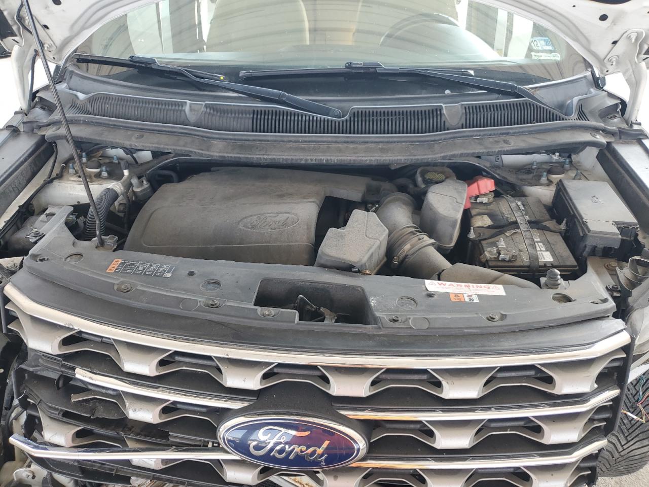 Ford Explorer Xlt Image 8