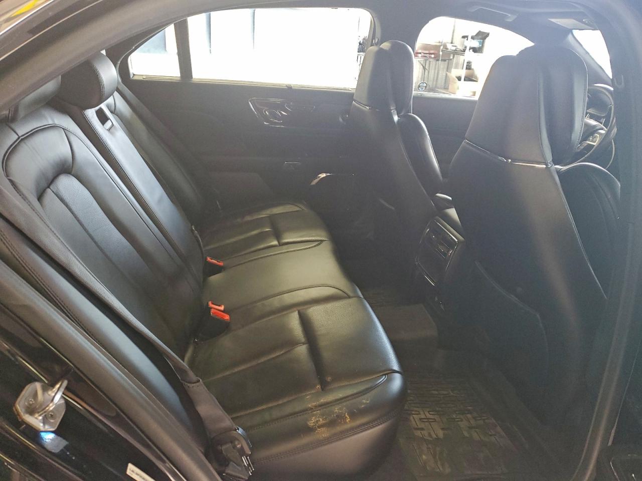 Lincoln Continental Reserve Image 11