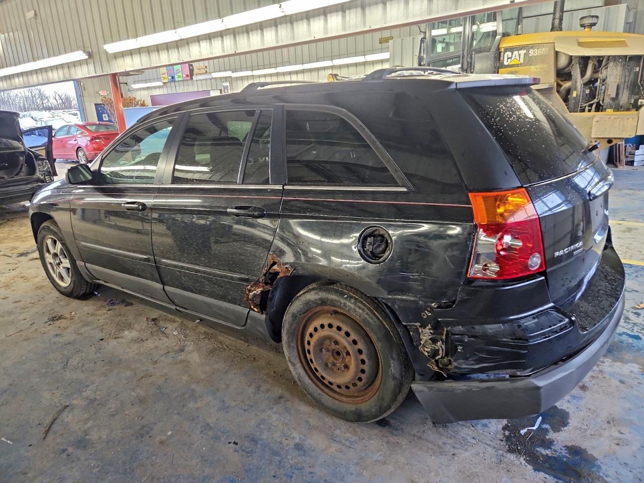 Chrysler Pacifica Touring Image 3