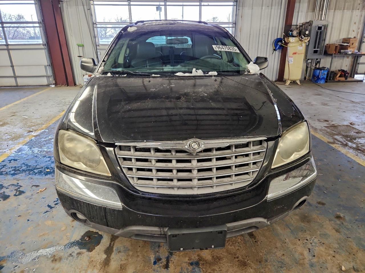 Chrysler Pacifica Touring Image 8